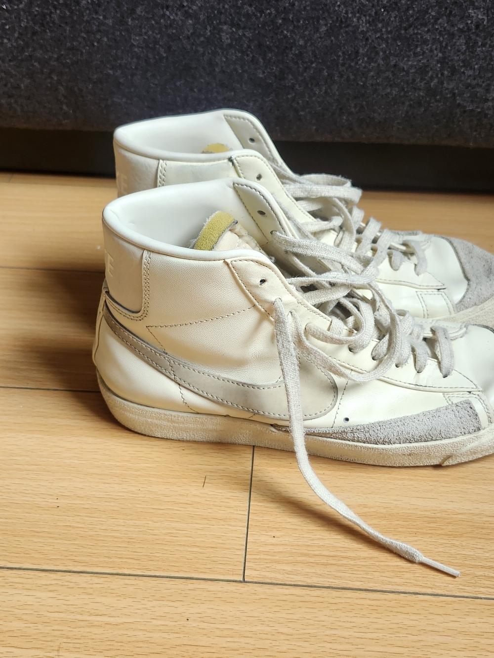 Classic Nike High-Top Women's Sneakers in Off-White and Gray